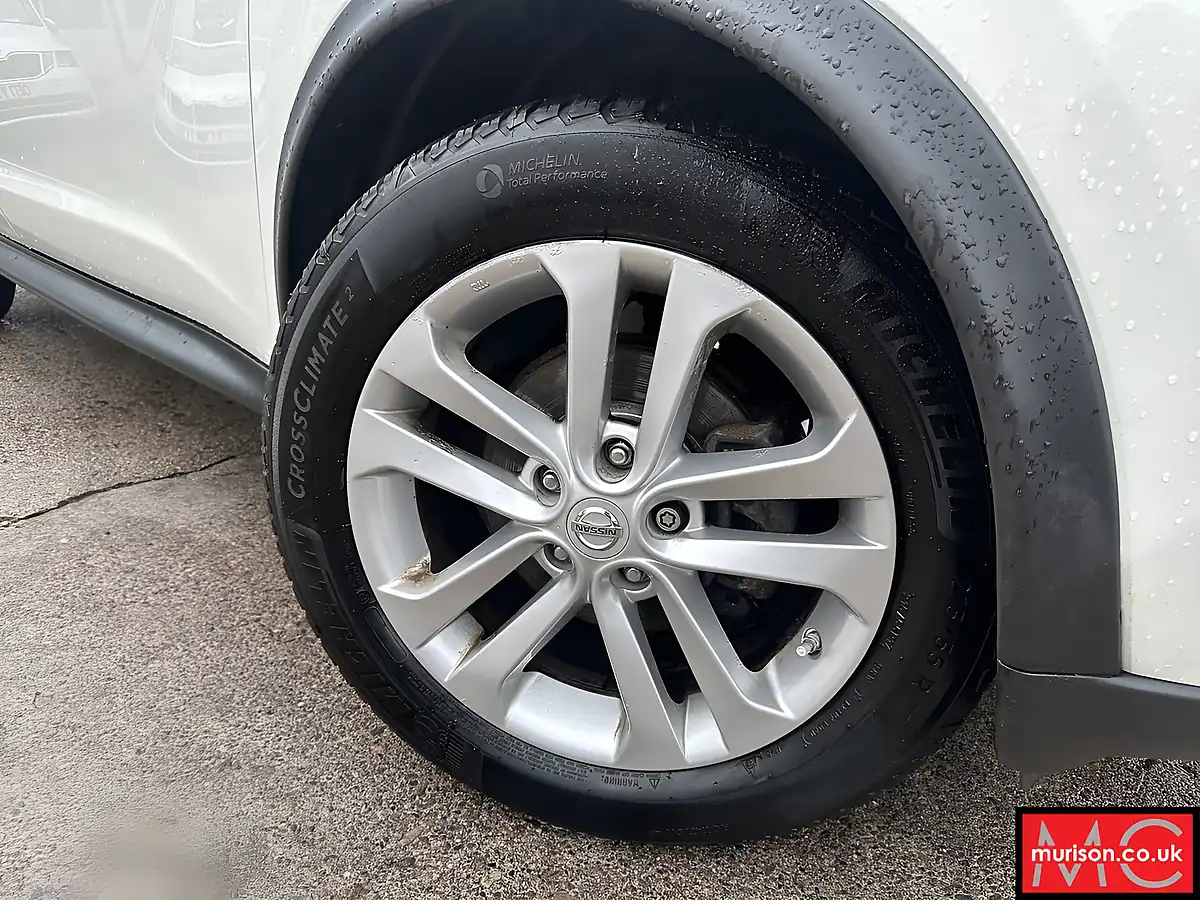 Used 2015 Nissan Juke Acenta Premium White - Interior and Exterior details 2