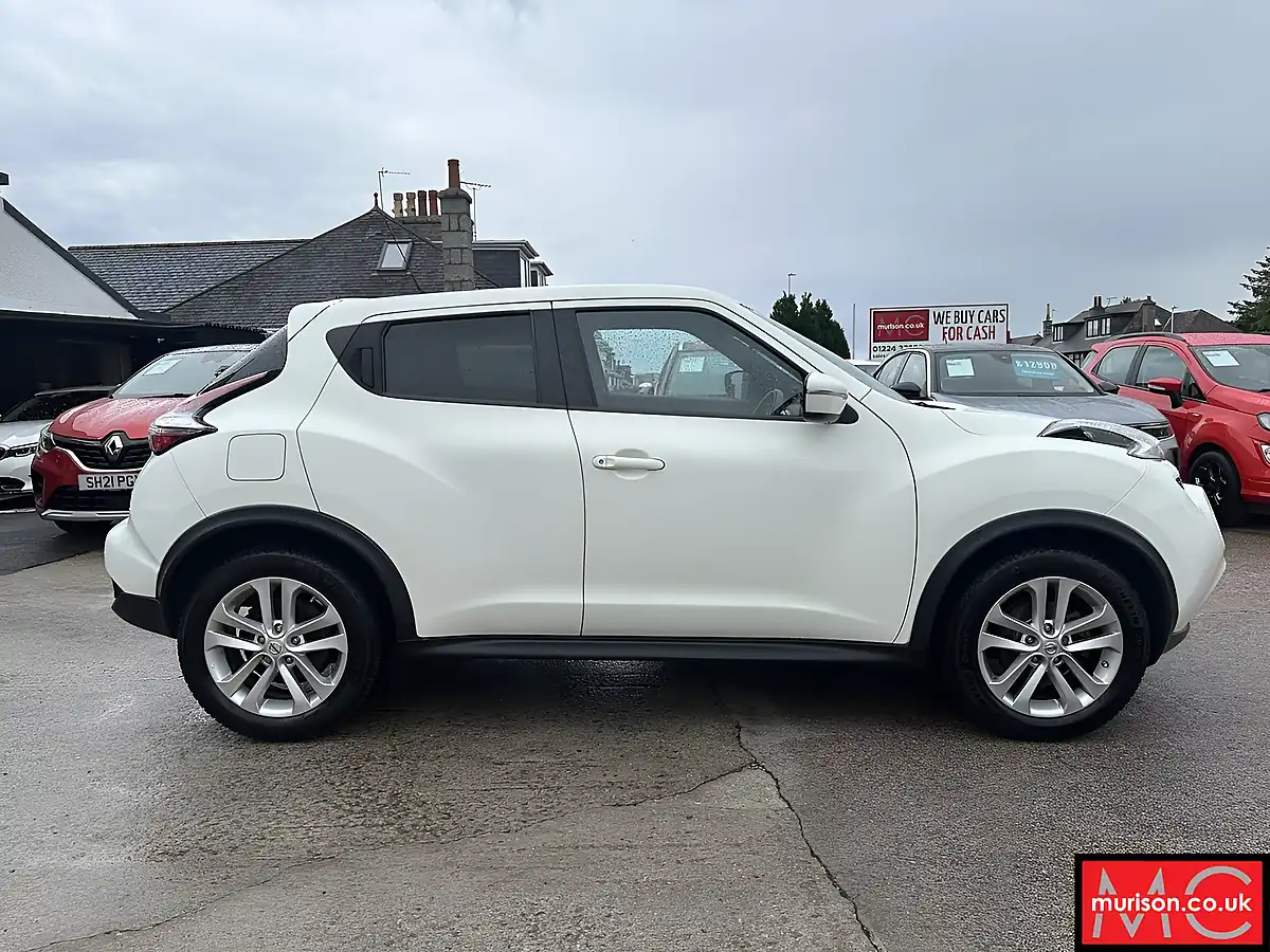 Used 2015 Nissan Juke Acenta Premium White - Interior and Exterior details 3