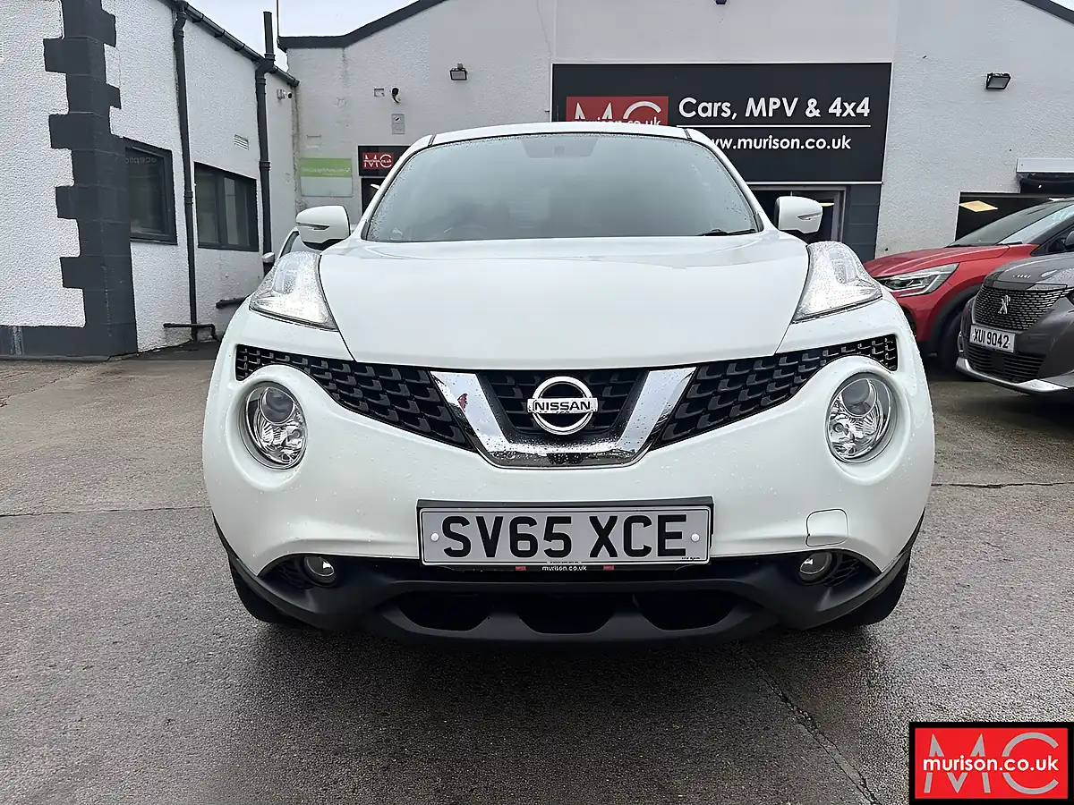 Used 2015 Nissan Juke Acenta Premium White - Interior and Exterior details 4