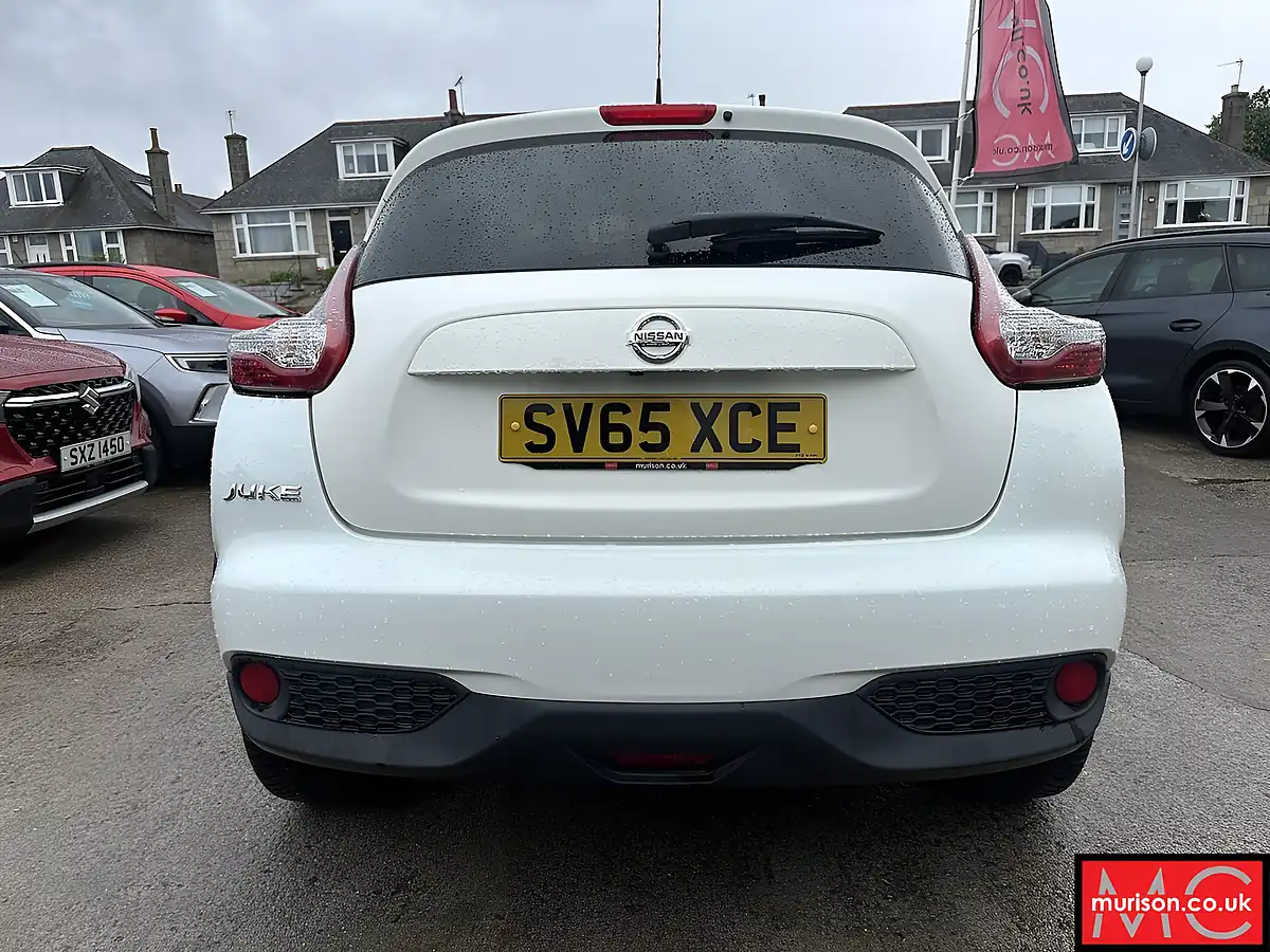 Used 2015 Nissan Juke Acenta Premium White - Interior and Exterior details 8