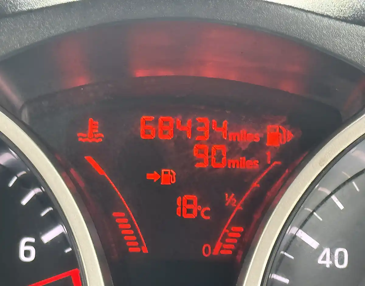 Used 2015 Nissan Juke Acenta Premium White - Interior and Exterior details 19