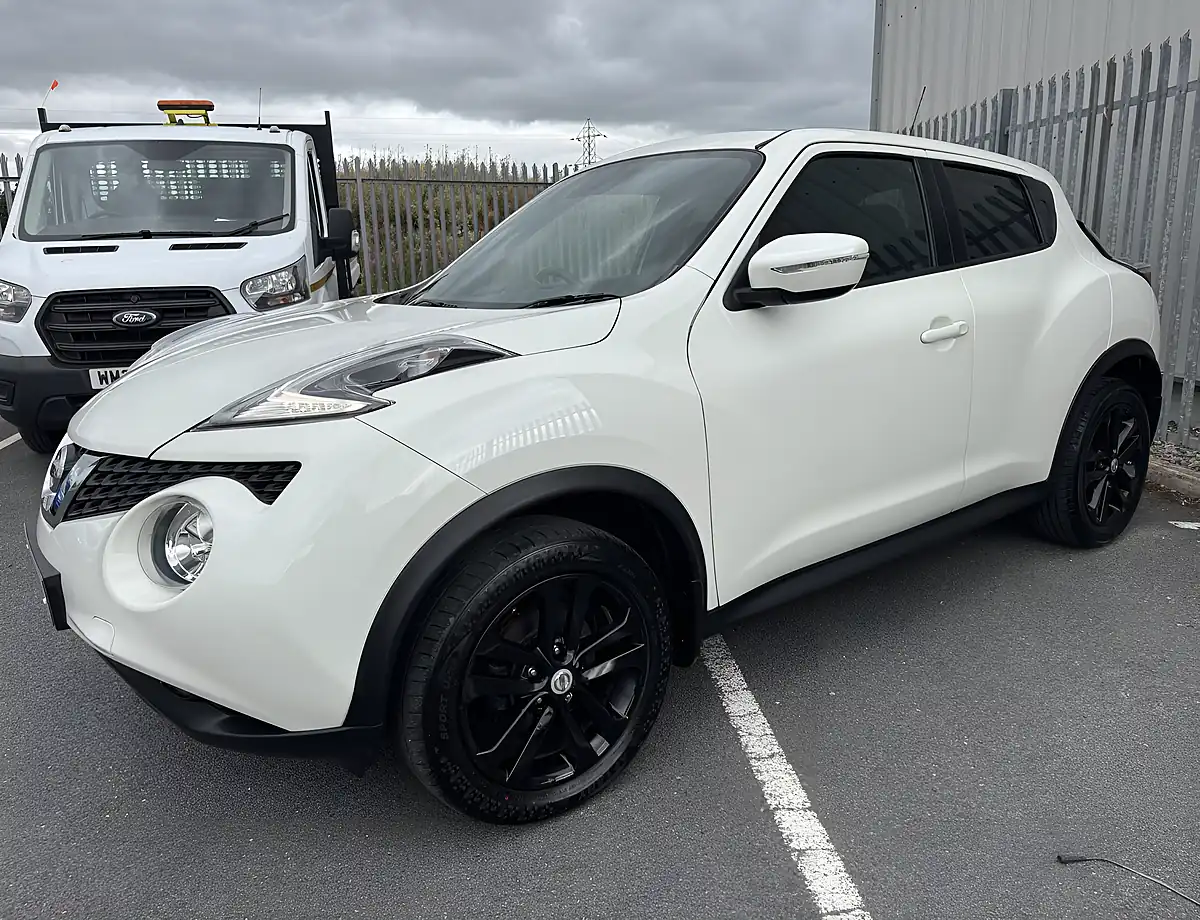 Used 2015 Nissan Juke Acenta Premium White - Interior and Exterior details 2