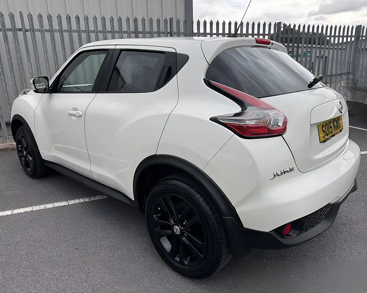 Used 2015 Nissan Juke Acenta Premium White - Interior and Exterior details 4