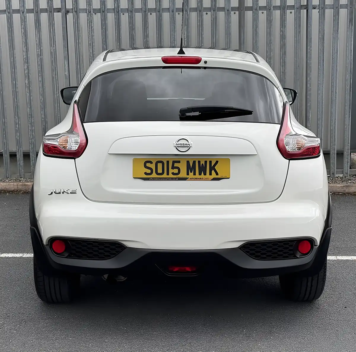 Used 2015 Nissan Juke Acenta Premium White - Interior and Exterior details 6