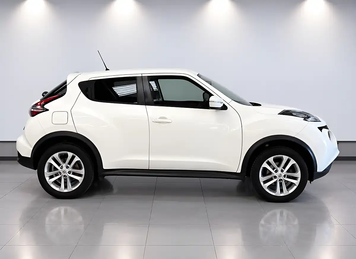 Used 2015 Nissan Juke Acenta Premium White - Interior and Exterior details 10