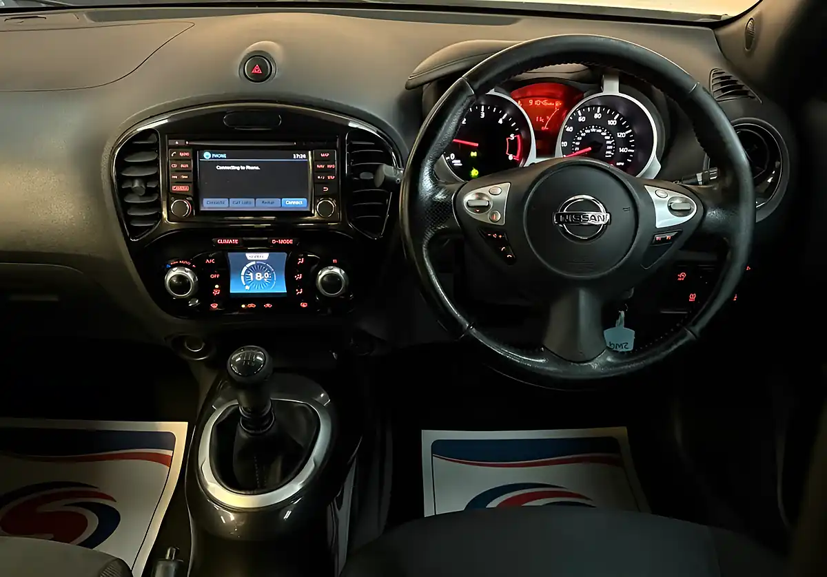 Used 2015 Nissan Juke Acenta Premium White - Interior and Exterior details 11