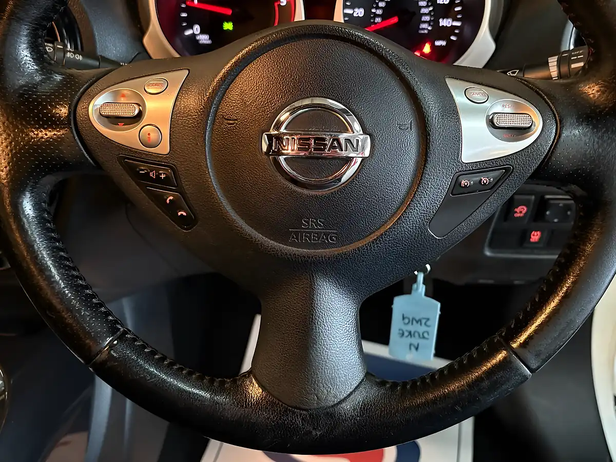 Used 2015 Nissan Juke Acenta Premium White - Interior and Exterior details 12