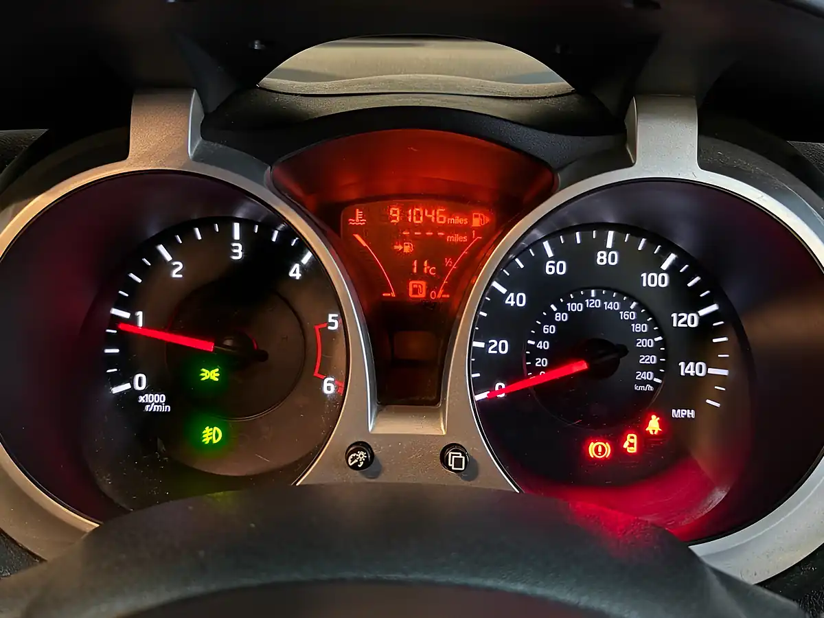 Used 2015 Nissan Juke Acenta Premium White - Interior and Exterior details 13
