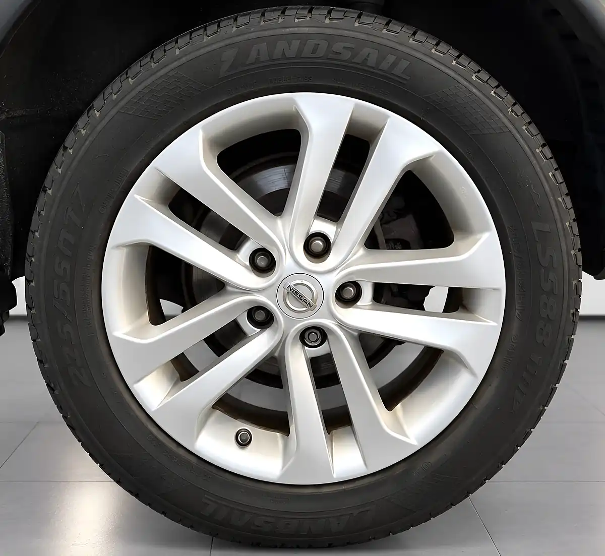Used 2015 Nissan Juke Acenta Premium White - Interior and Exterior details 19