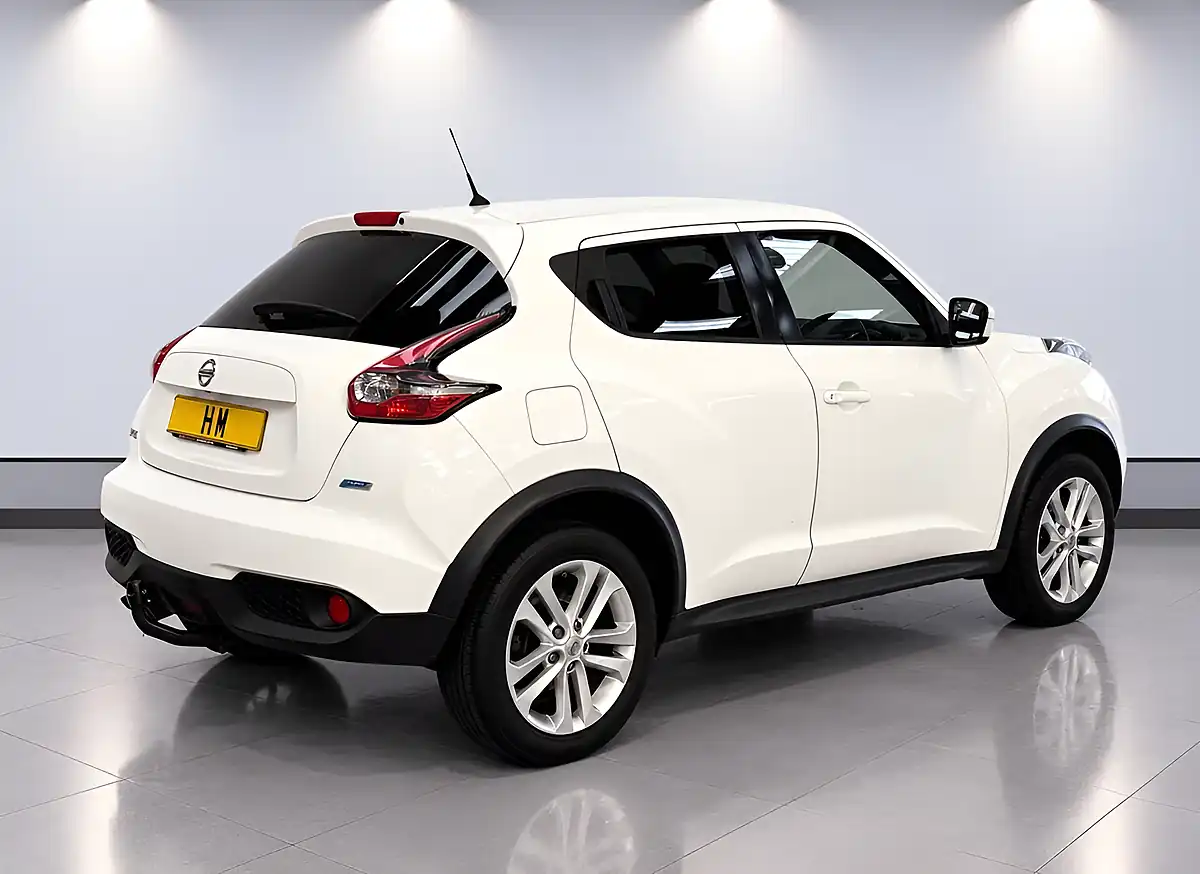 Used 2015 Nissan Juke Acenta Premium White - Interior and Exterior details 2