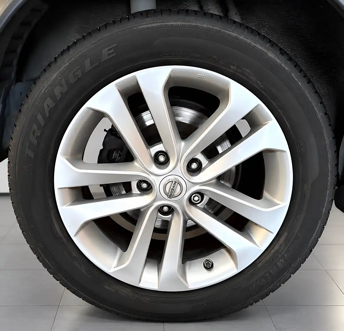 Used 2015 Nissan Juke Acenta Premium White - Interior and Exterior details 20