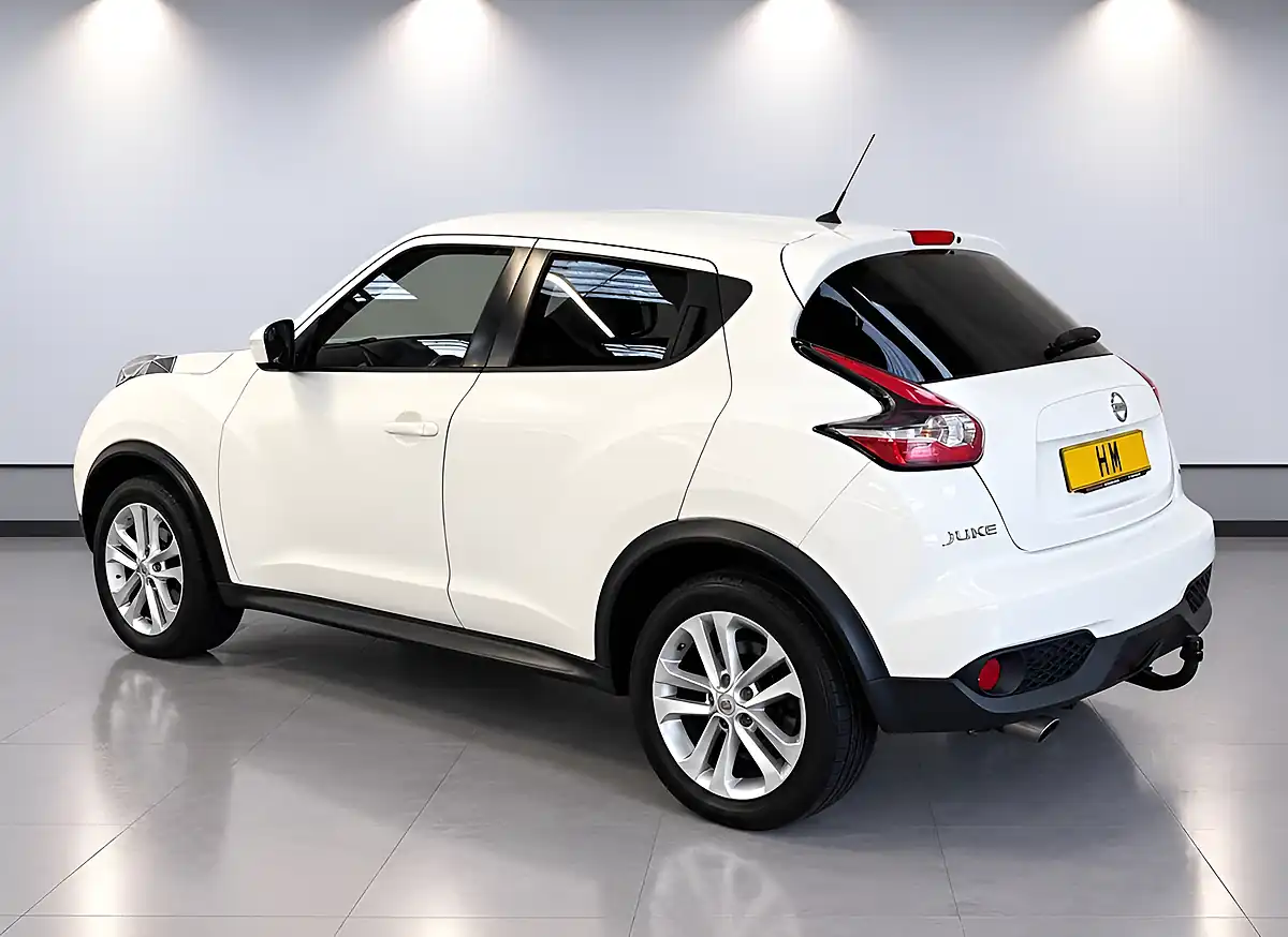 Used 2015 Nissan Juke Acenta Premium White - Interior and Exterior details 3