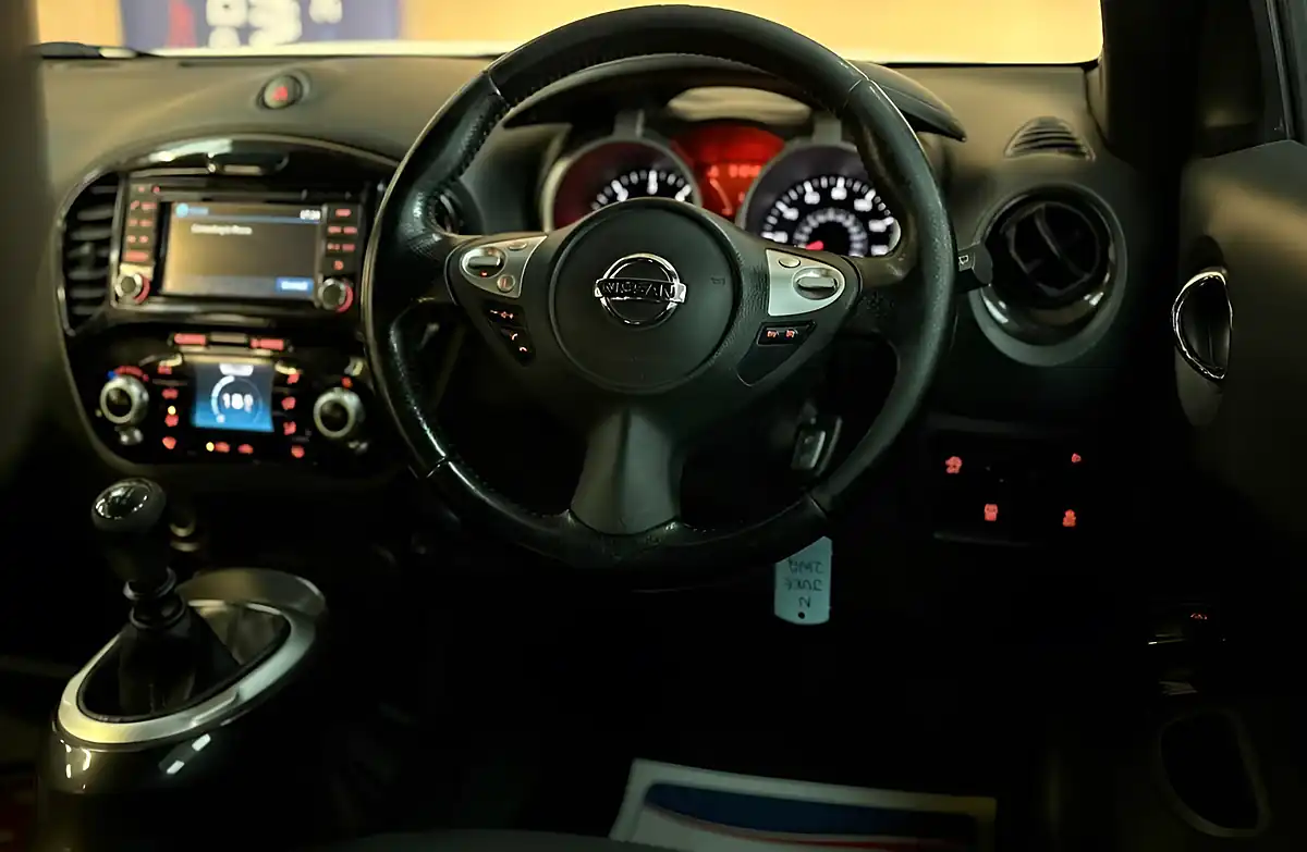Used 2015 Nissan Juke Acenta Premium White - Interior and Exterior details 5