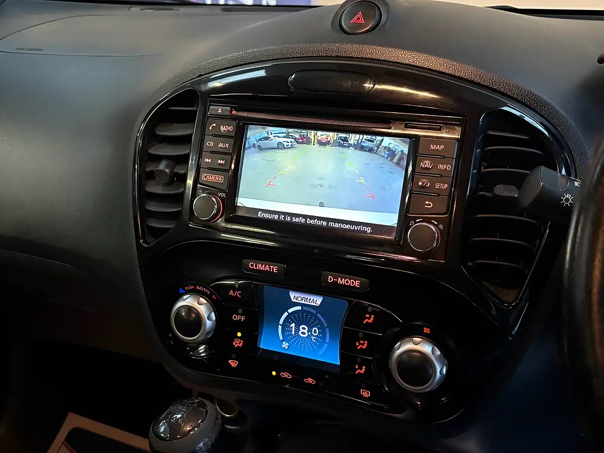 Used 2015 Nissan Juke Acenta Premium White - Interior and Exterior details 7