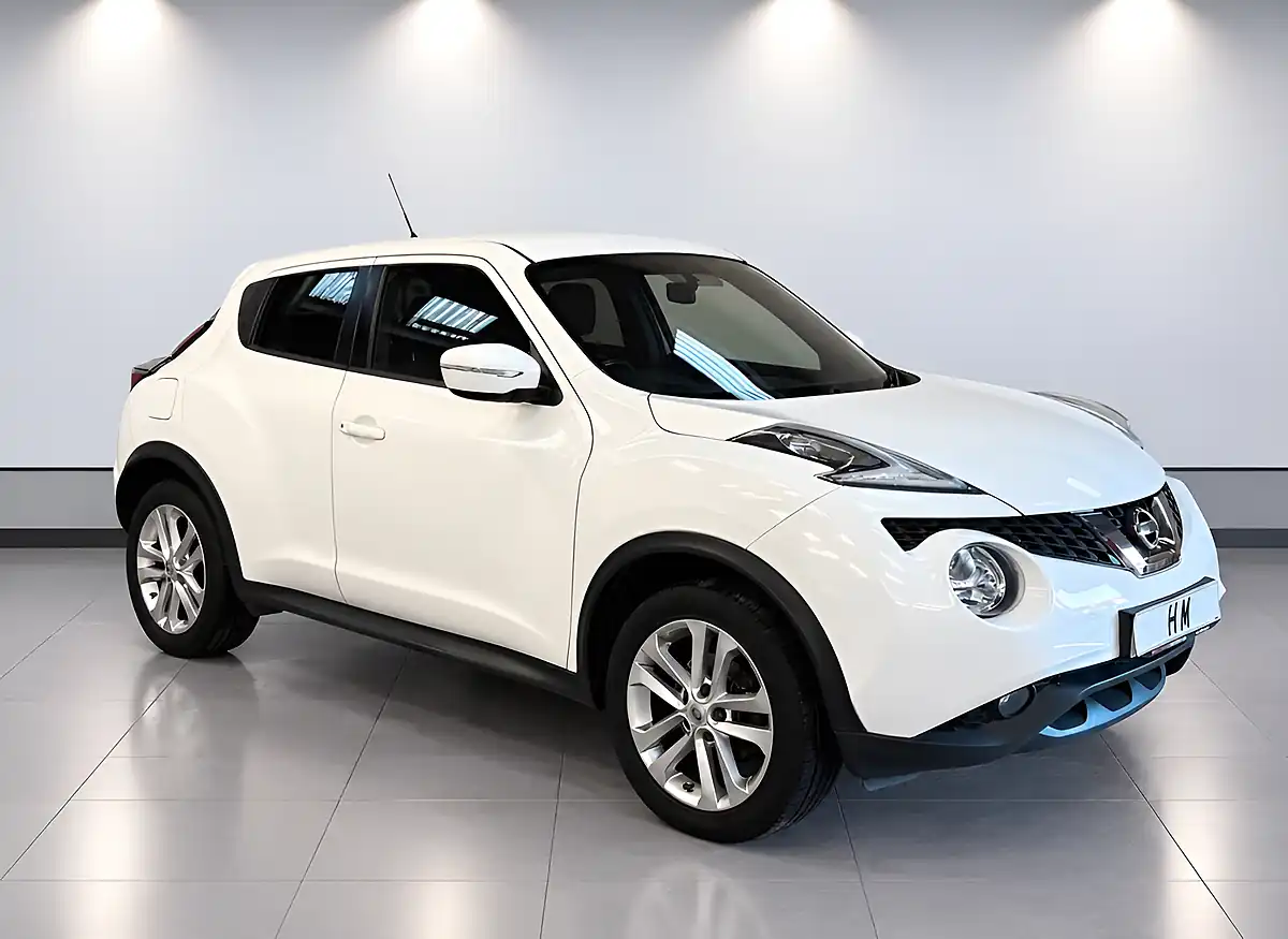 Used 2015 Nissan Juke Acenta Premium White - Interior and Exterior details 9