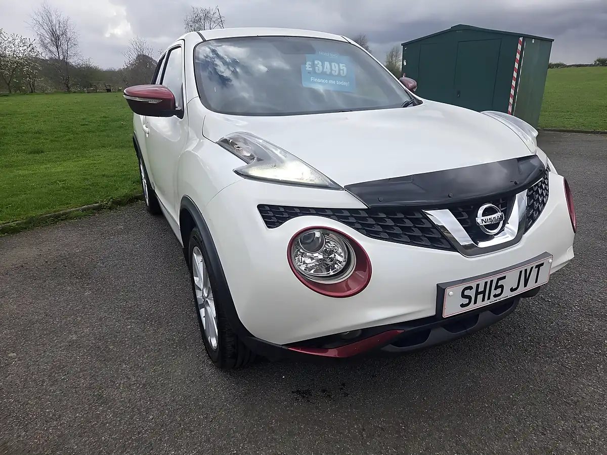 Used 2015 Nissan Juke Acenta Premium White - Interior and Exterior details 2