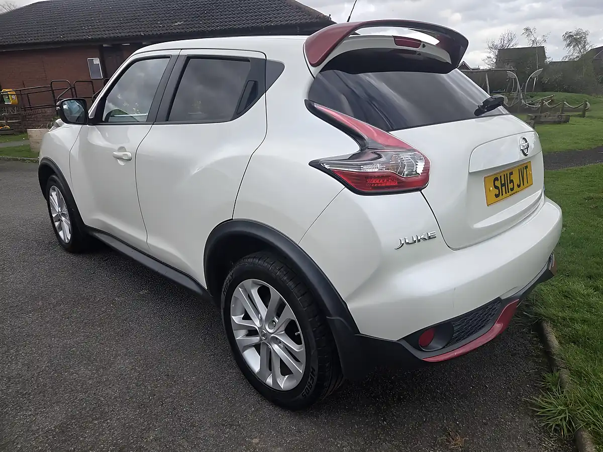 Used 2015 Nissan Juke Acenta Premium White - Interior and Exterior details 6