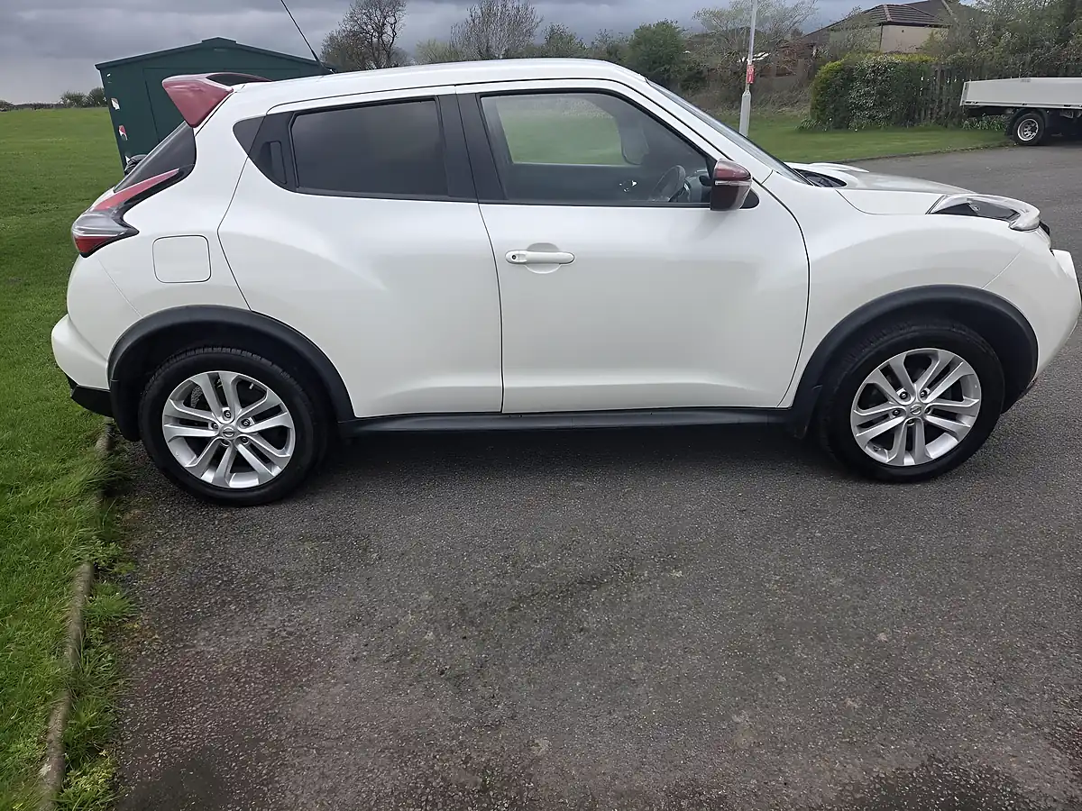 Used 2015 Nissan Juke Acenta Premium White - Interior and Exterior details 7