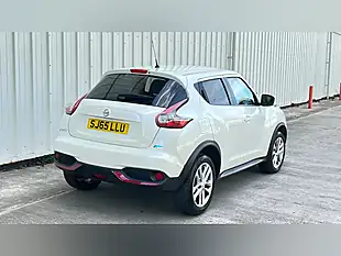 Used 2015 Nissan Juke Acenta Premium White - Interior and Exterior details 16