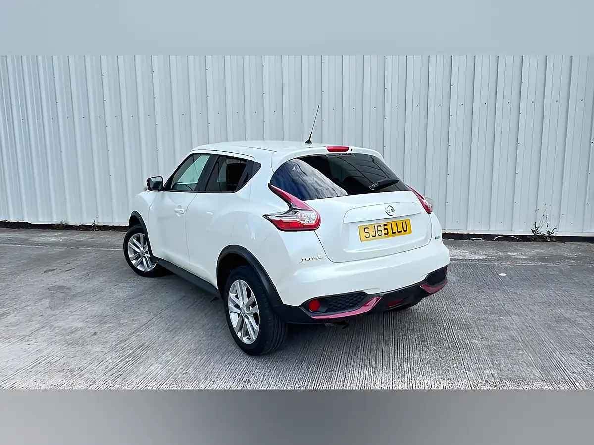 Used 2015 Nissan Juke Acenta Premium White - Interior and Exterior details 3