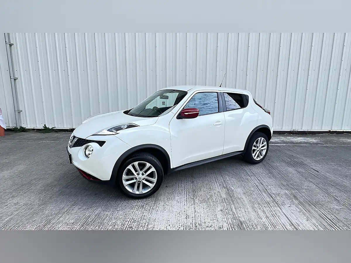 Used 2015 Nissan Juke Acenta Premium White - Interior and Exterior details 9