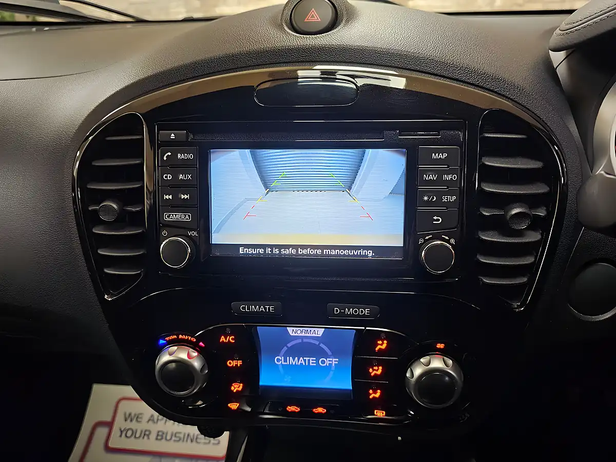 Used 2015 Nissan Juke Acenta Premium Yellow - Interior and Exterior details 10