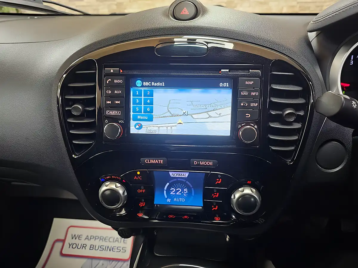 Used 2015 Nissan Juke Acenta Premium Yellow - Interior and Exterior details 12