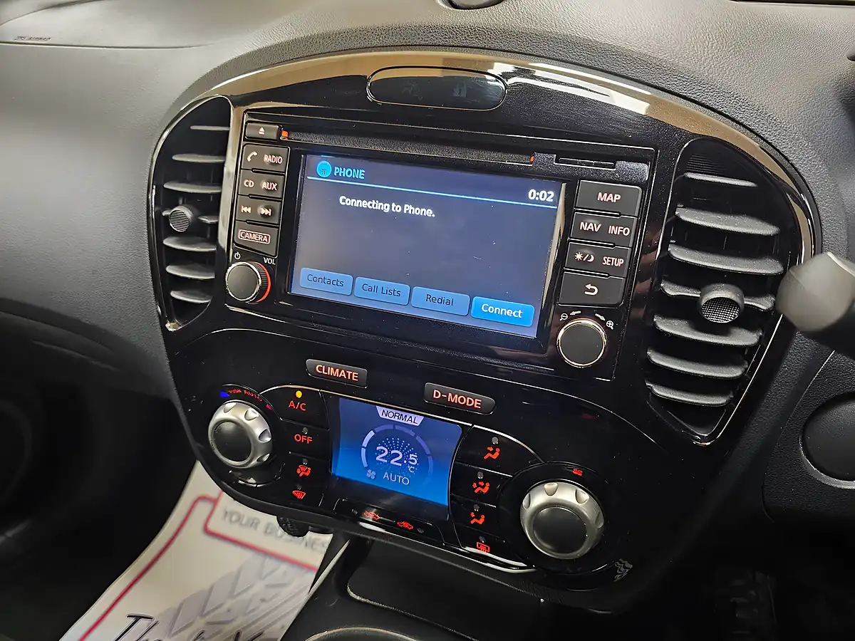 Used 2015 Nissan Juke Acenta Premium Yellow - Interior and Exterior details 13