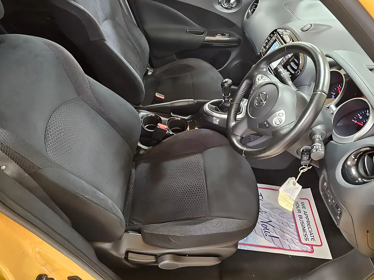 Used 2015 Nissan Juke Acenta Premium Yellow - Interior and Exterior details 14