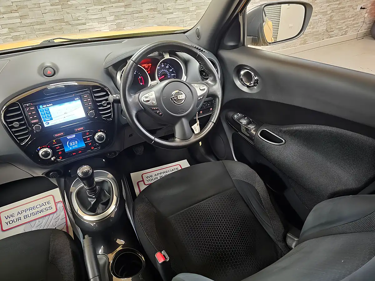 Used 2015 Nissan Juke Acenta Premium Yellow - Interior and Exterior details 17