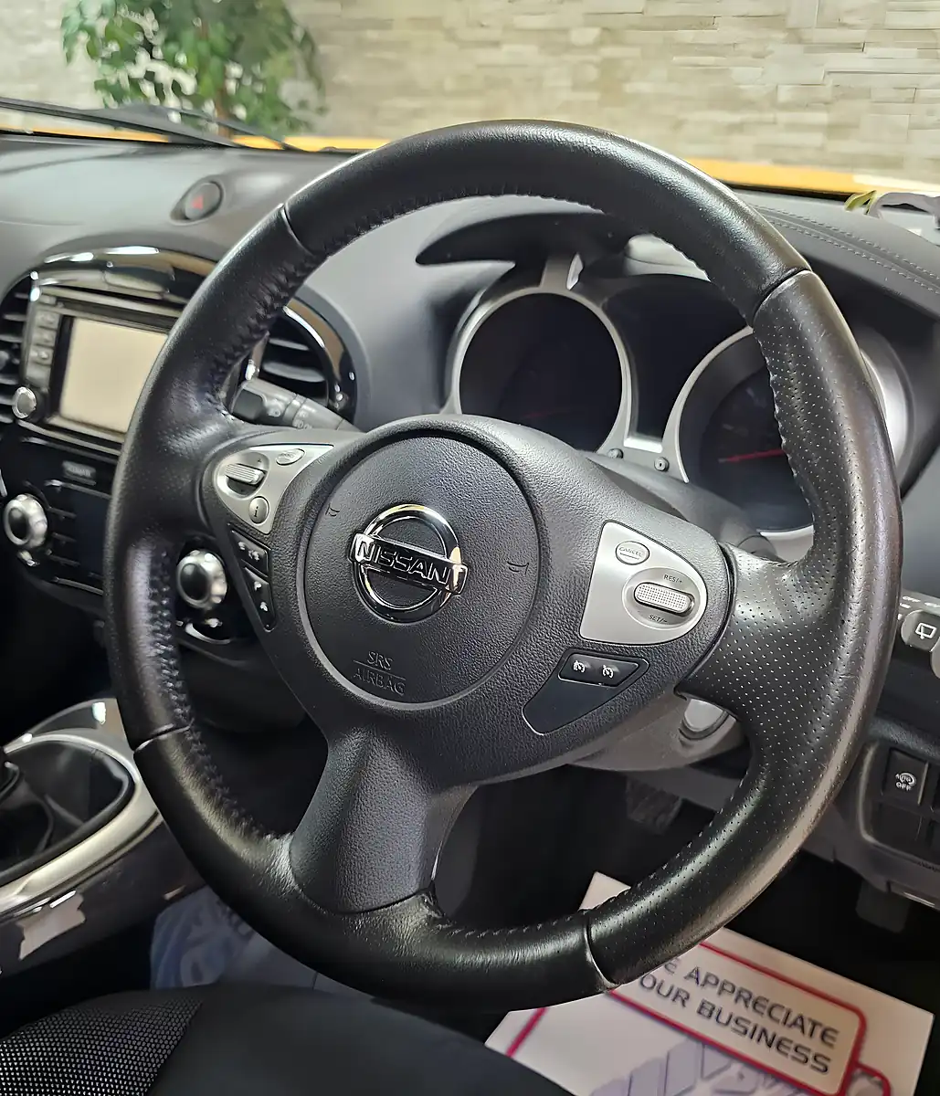 Used 2015 Nissan Juke Acenta Premium Yellow - Interior and Exterior details 8