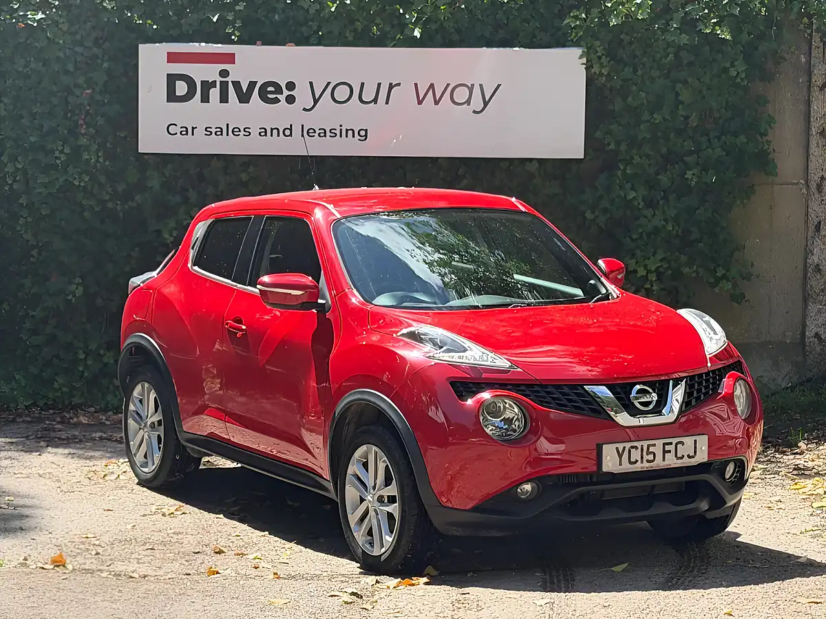Used 2015 Nissan Juke Acenta Red - Front View