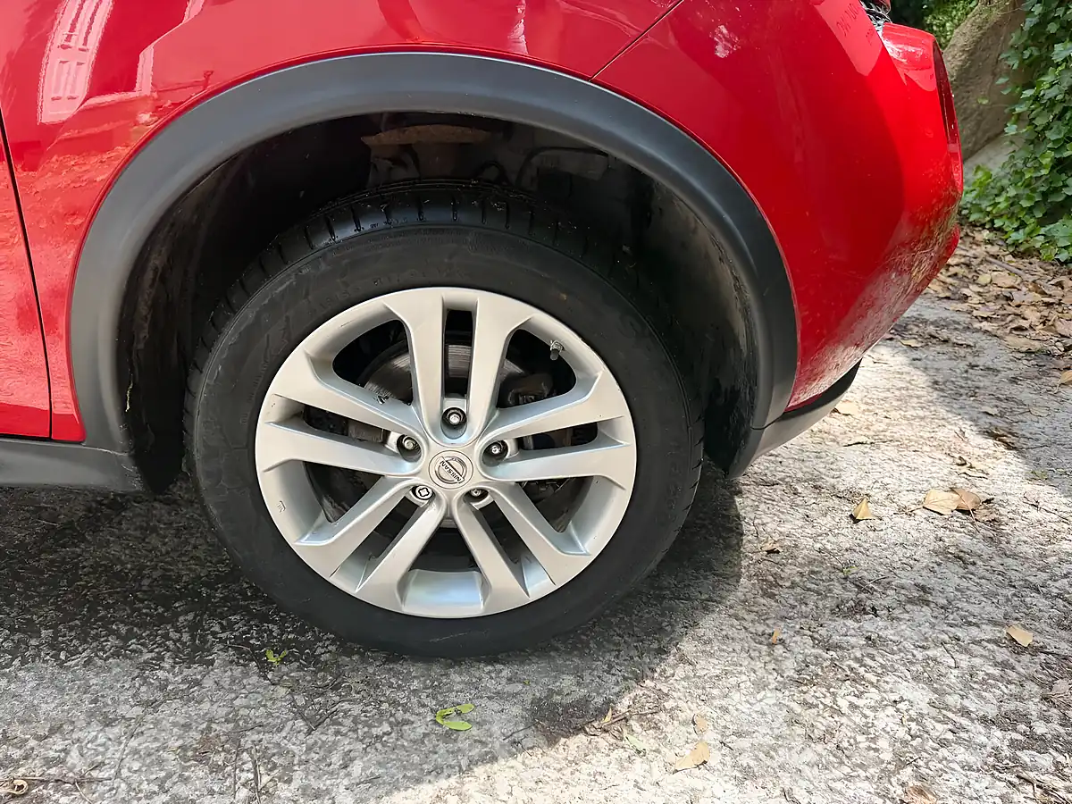 Used 2015 Nissan Juke Acenta Red - Interior and Exterior details 19