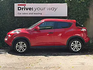 Used 2015 Nissan Juke Acenta Red - Interior and Exterior details 4