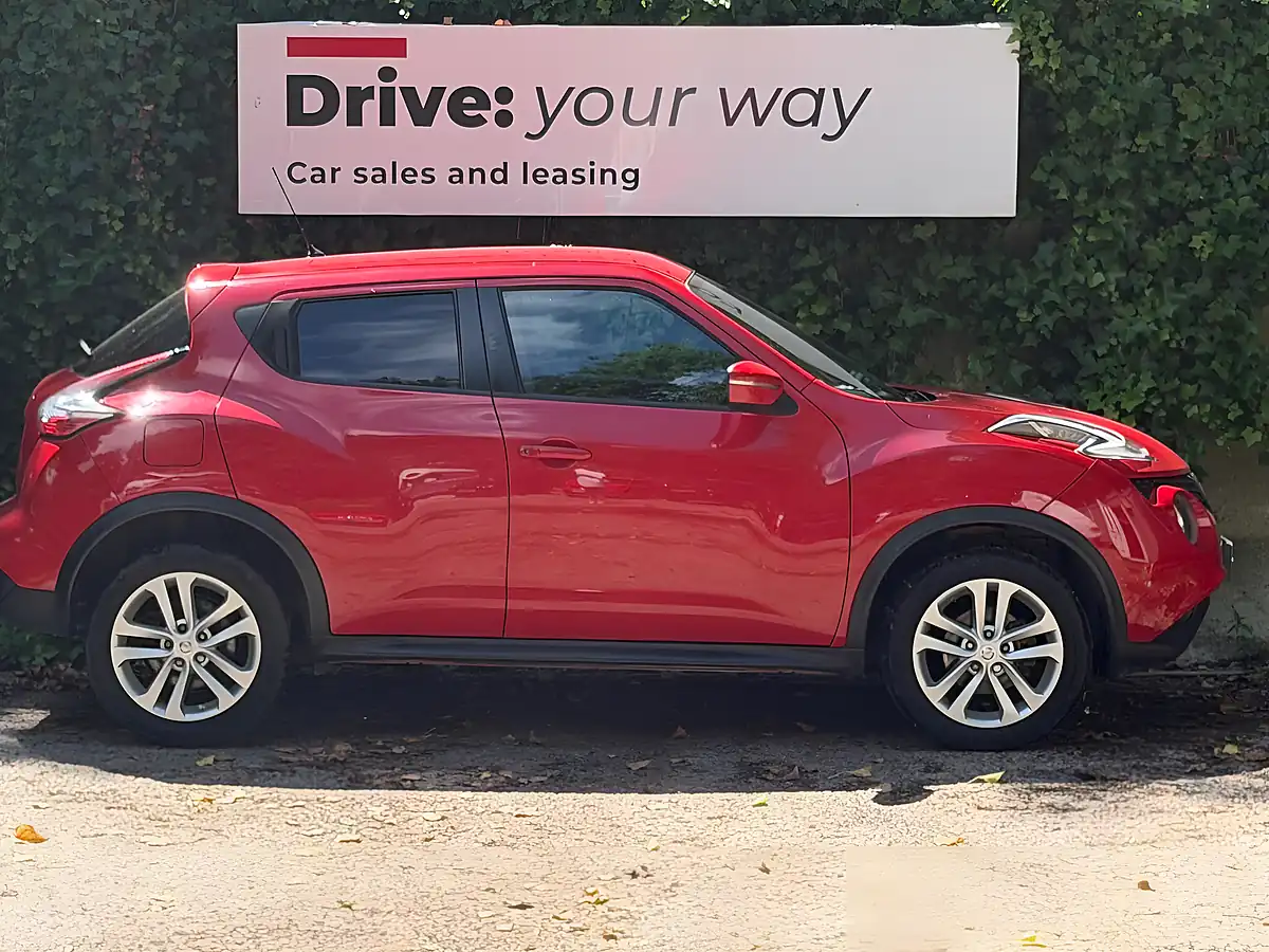 Used 2015 Nissan Juke Acenta Red - Interior and Exterior details 6