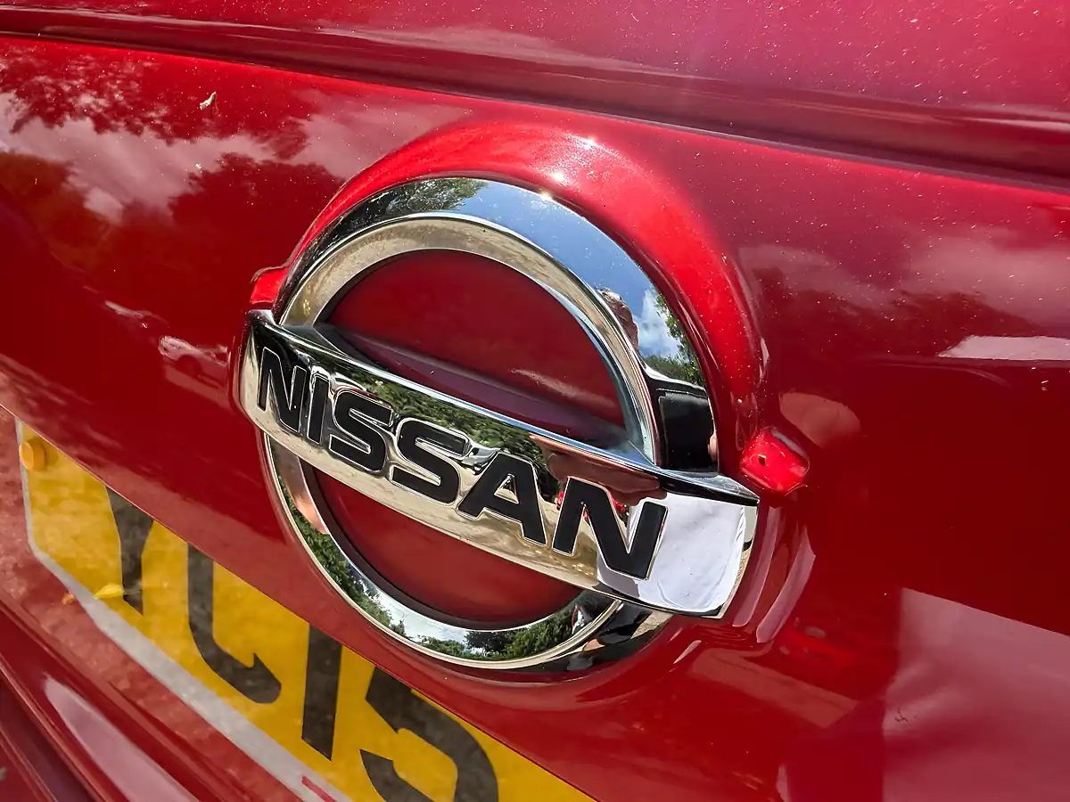 Used 2015 Nissan Juke Acenta Red - Interior and Exterior details 8