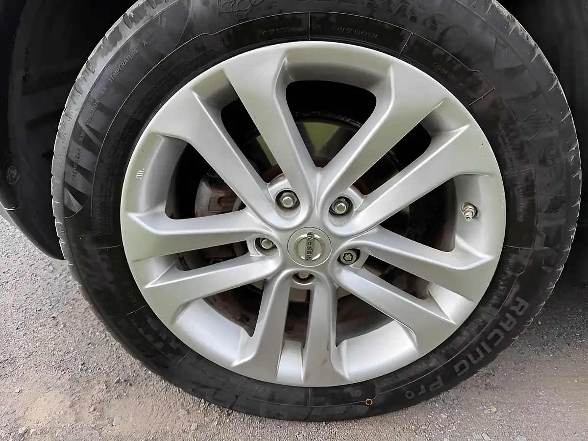 Used 2015 Nissan Juke Acenta Red - Interior and Exterior details 10