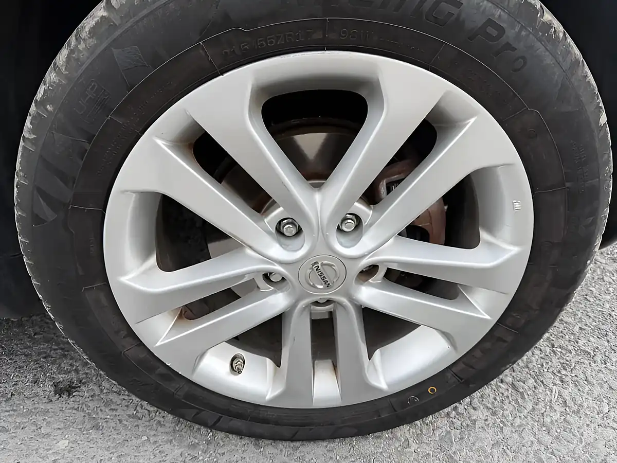 Used 2015 Nissan Juke Acenta Red - Interior and Exterior details 11