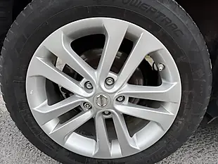 Used 2015 Nissan Juke Acenta Red - Interior and Exterior details 12