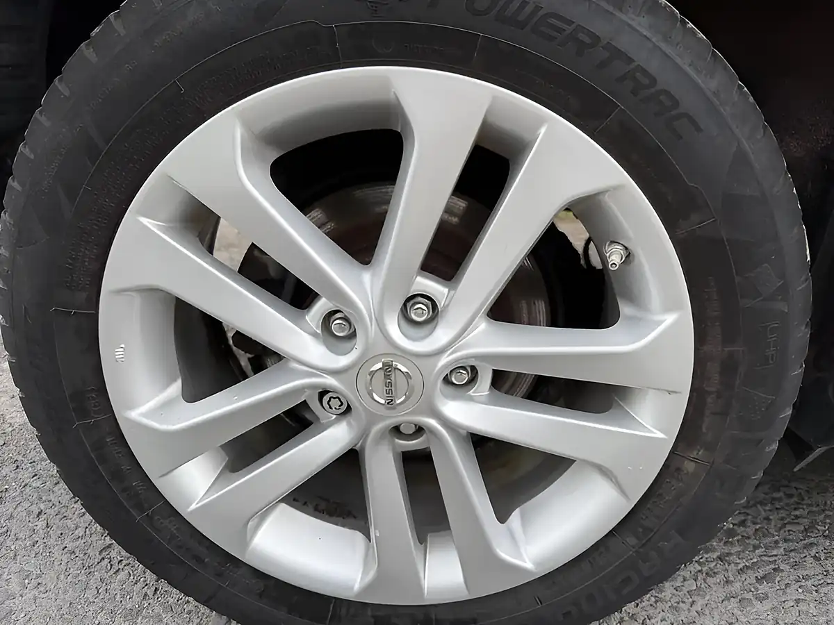 Used 2015 Nissan Juke Acenta Red - Interior and Exterior details 12