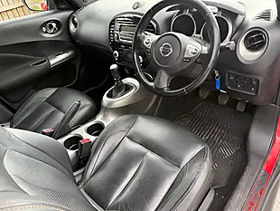 Used 2015 Nissan Juke Acenta Red - Interior and Exterior details 15