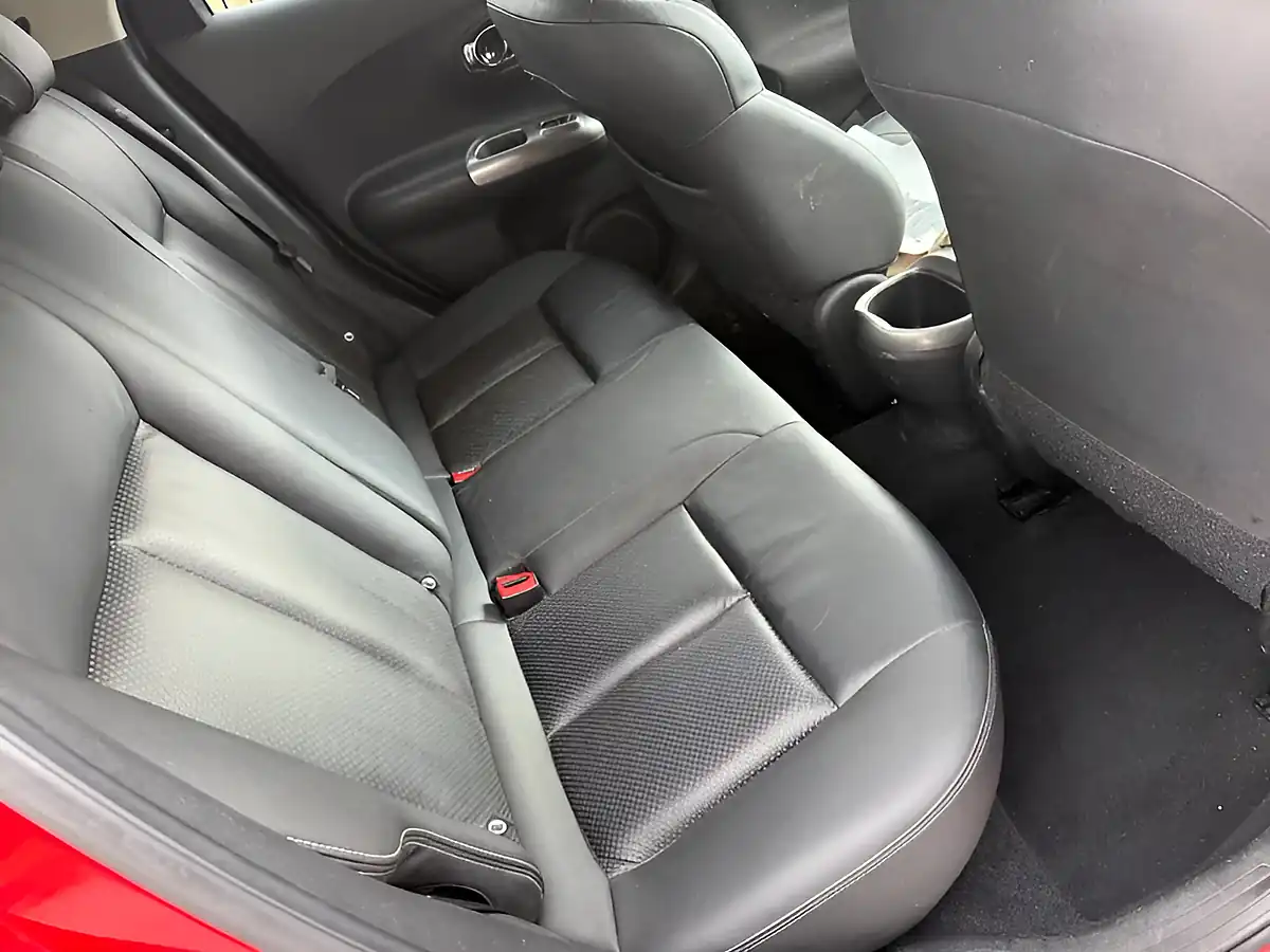 Used 2015 Nissan Juke Acenta Red - Interior and Exterior details 16