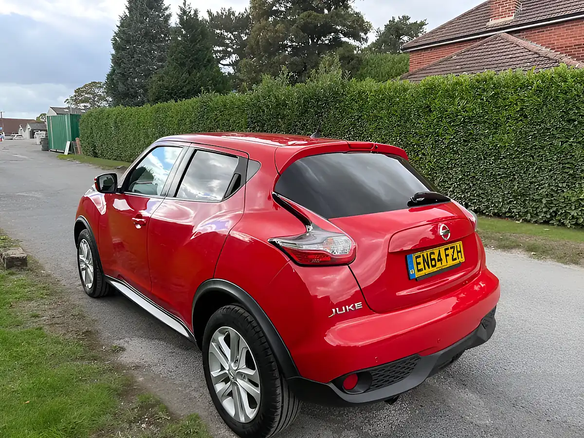 Used 2015 Nissan Juke Acenta Red - Interior and Exterior details 7