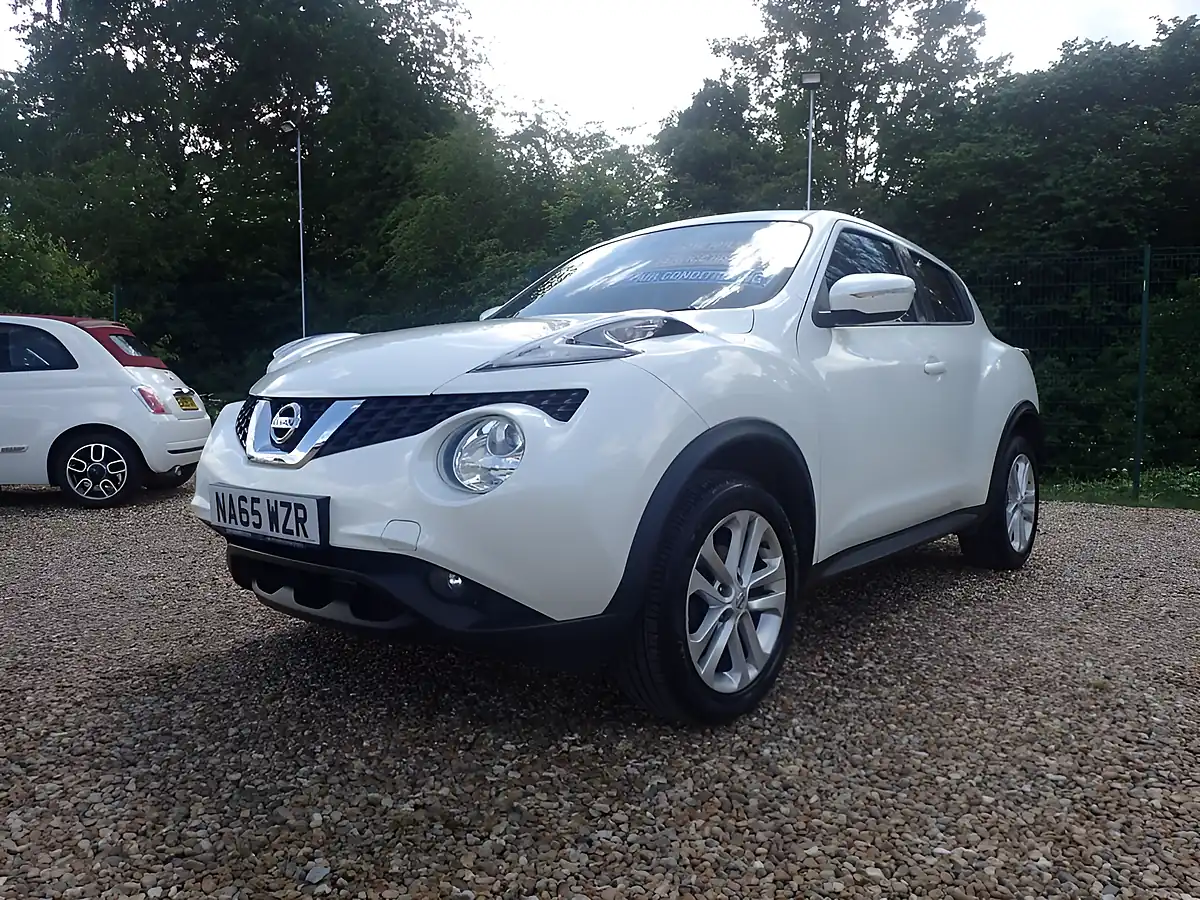 Used 2015 Nissan Juke Acenta White - Interior and Exterior details 4