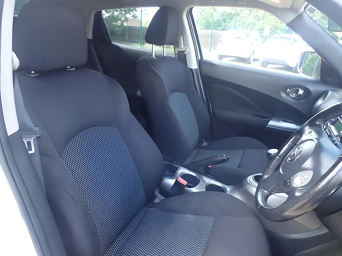 Used 2015 Nissan Juke Acenta White - Interior and Exterior details 6