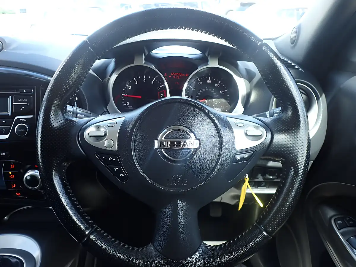 Used 2015 Nissan Juke Acenta White - Interior and Exterior details 7