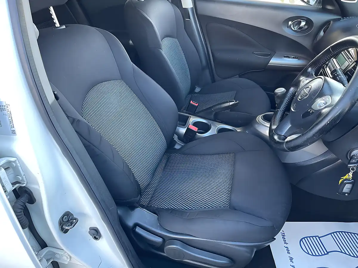 Used 2015 Nissan Juke Acenta White - Interior and Exterior details 10
