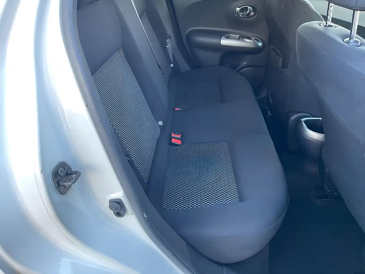 Used 2015 Nissan Juke Acenta White - Interior and Exterior details 11