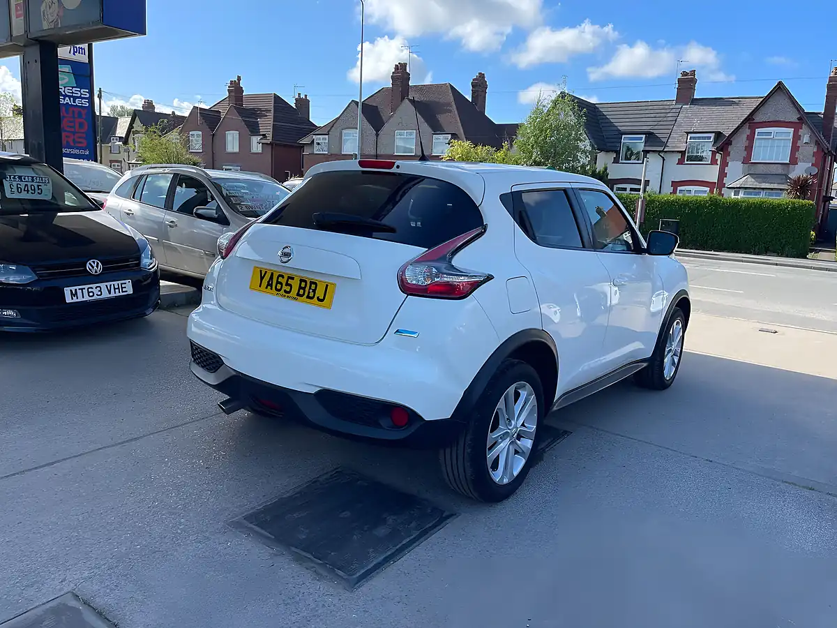 Used 2015 Nissan Juke Acenta White - Interior and Exterior details 2