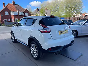 Used 2015 Nissan Juke Acenta White - Interior and Exterior details 5
